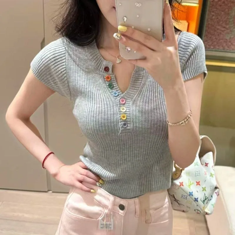 2025 Summer New Yellow Buckle V-neck Short-sleeved Versatile Simple Chic Knitted T-shirt Women's Slim Fit Unique Top