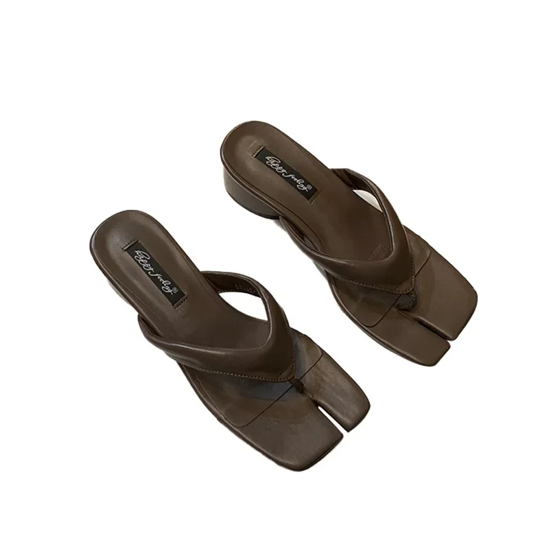 Korean version of herringbone slippers for women's outerwear, new summer hot selling high-end and fashionable half slippers