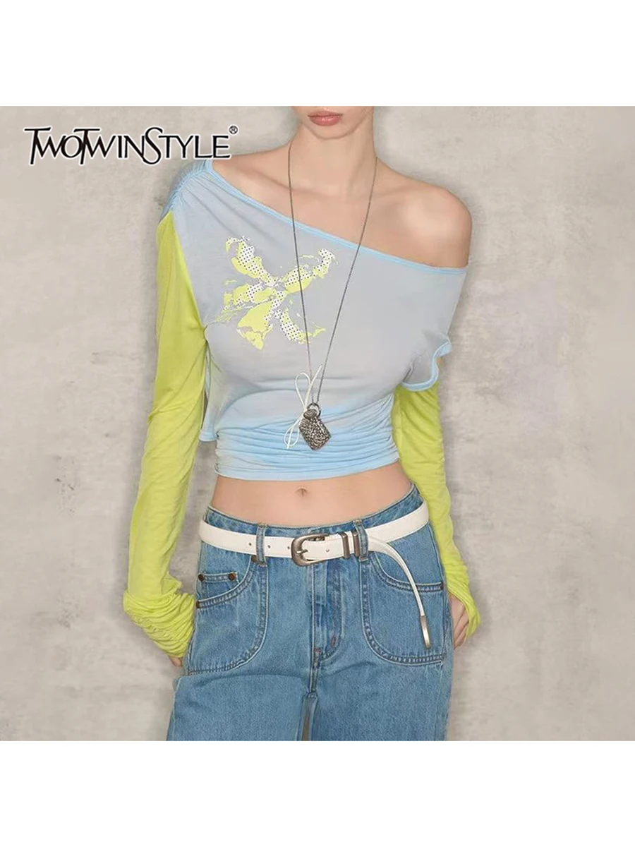 

TWOTWINSTYLE Hit Color Printing Slimming T Shirts For Women Slash Neck Long Sleeve Tunic Temperament T Shirts Female Fashion New