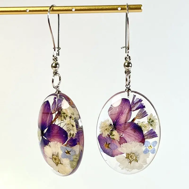 

Elegant Women Pressed Flower Earrings Handmaking Epoxy Resin Natural Floral Earrings Unique Purple Dried Flower Earrings Jewelry
