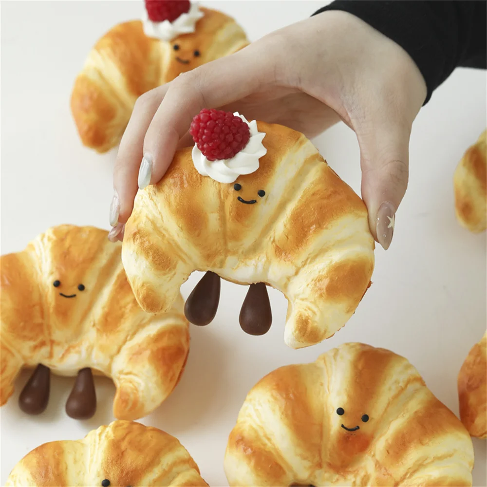 

fake food bread cabinet hotel cafe bar restaurant Counter shop store festive party decorations simulation croissant bread model