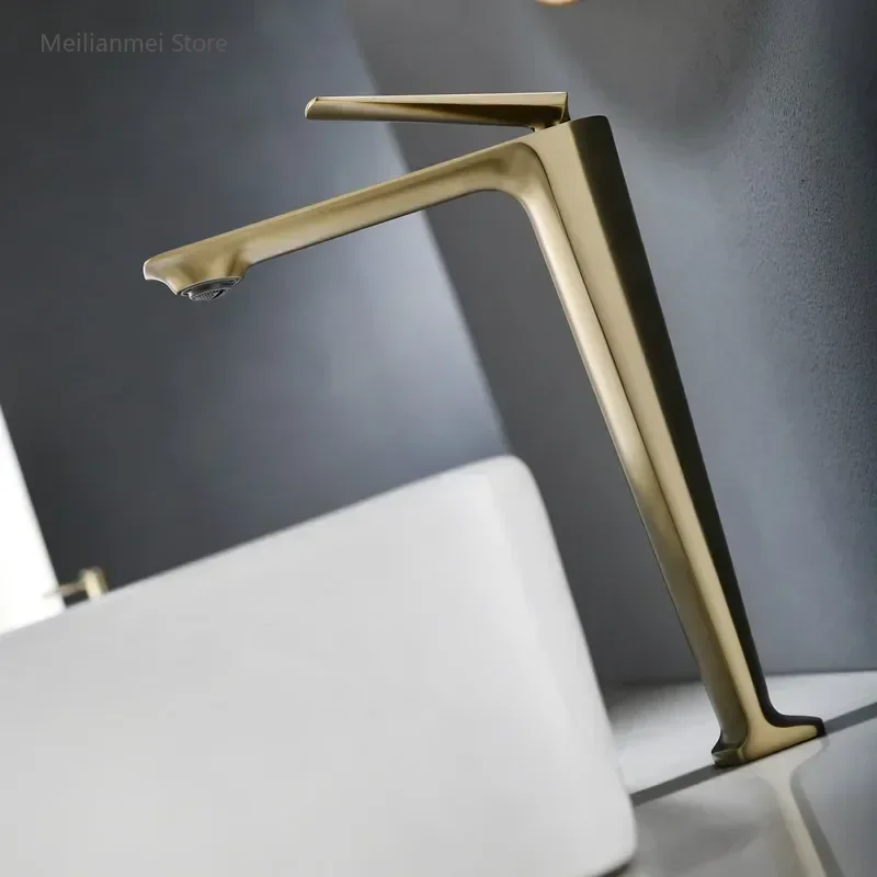 Basin Faucets Brushed Gold Bathroom Faucet Hot and Cold Rose Gold Sink Faucet Deck Mounted Toilet Black Mixer Water Tap