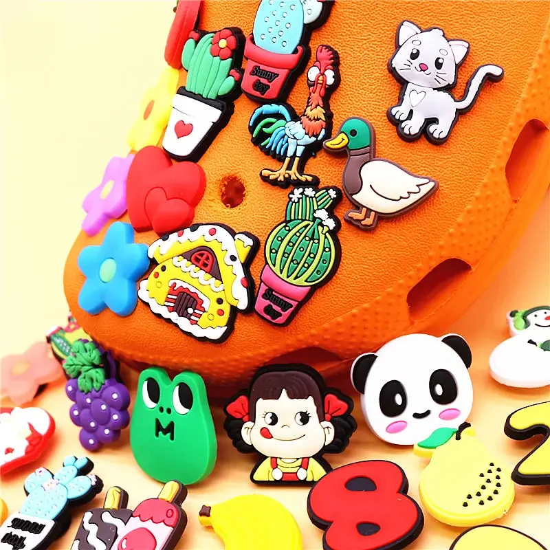 1pcs Christmas Collection PVC Shoe Charms Lovely Animals Garden Shoes Upper Decorations Clogs Pins Unisex Fun Gifts
