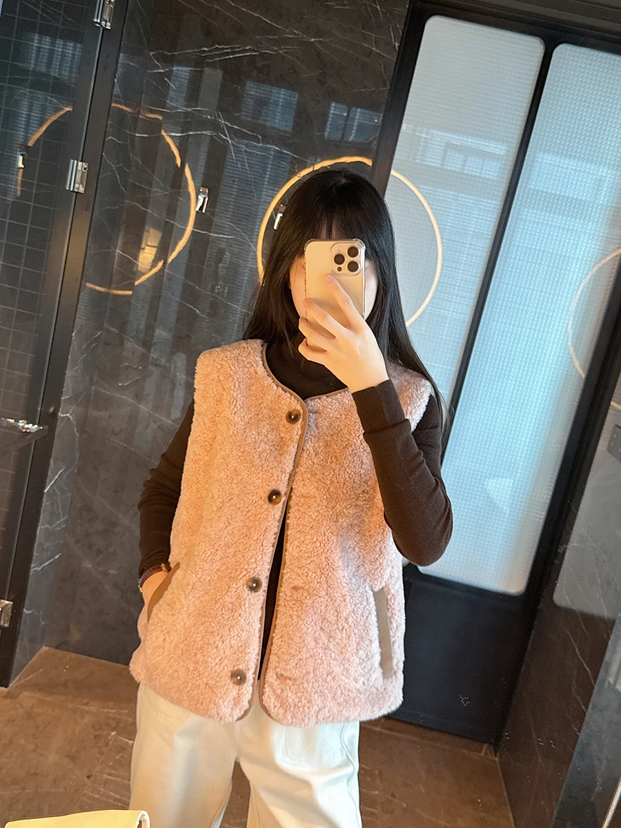 

Мягкий жилет из овечьего меха, повседневный, универсальный, удобный, с круглым вырезом, на одной пуговице, для города, стильный