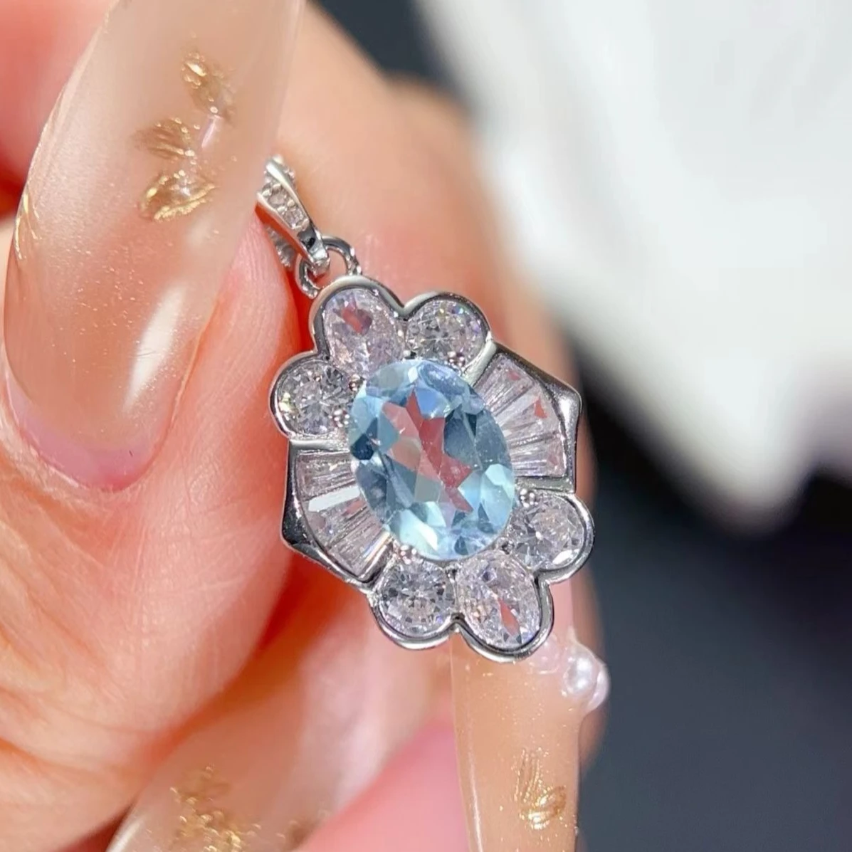 

Sky Blue Topaz Pendant 6*8mm 1ct Natural Topaz Necklace Pendant with Certificate 925 Silver Gemstone Jewelry Gift for Woman