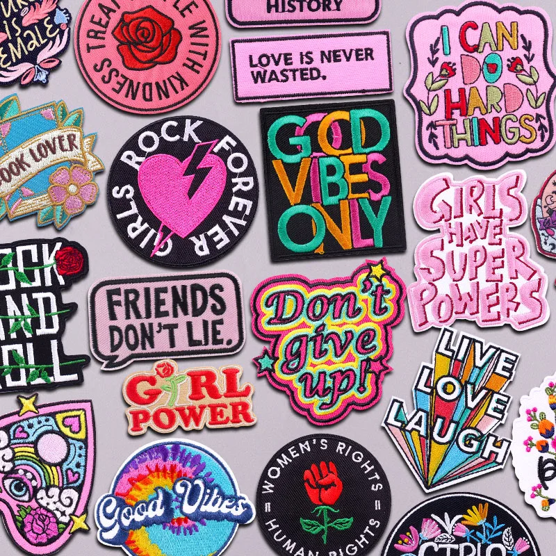Cartoon bunte rosa Buchstaben Patch bestickte Patches auf Kleidung DIY Eisen auf Patches für Kleidung Nähen/Bügeln schmelzbaren Patch