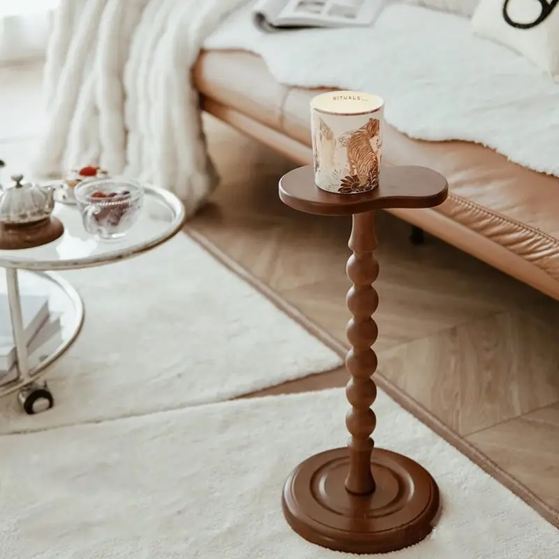 Retro kleiner Couchtisch, mittelalterlicher Sofatisch, kleiner Tisch aus Massivholz, Nachttisch fürs Schlafzimmer