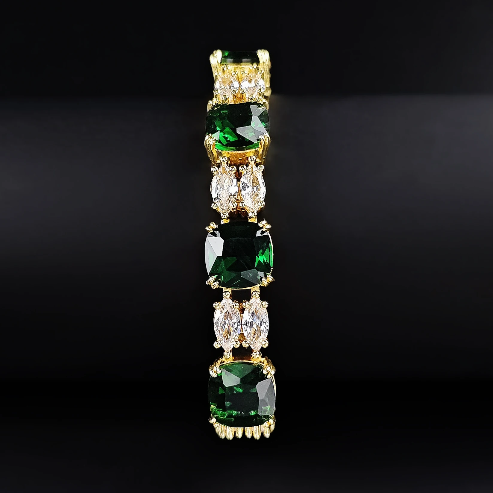 2024 New Green Color Princess Bracelet Bangle for Women Anniversary Gift Jewelry Wholesale S7985