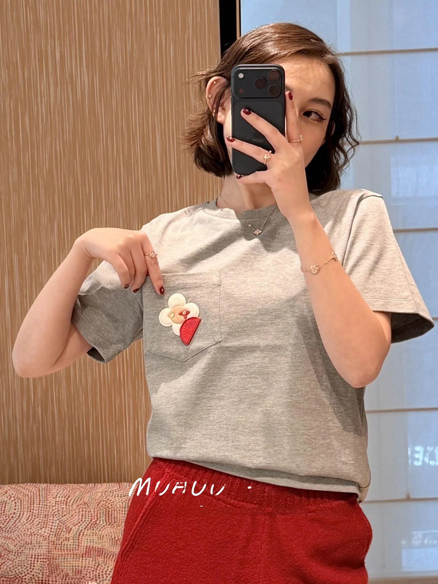 

Женская футболка MUAUU GIRL Premium Edition из натуральной кожи с минималистичным дизайном и декором в виде подсолнухов, новая летняя повседневная хлопковая модель