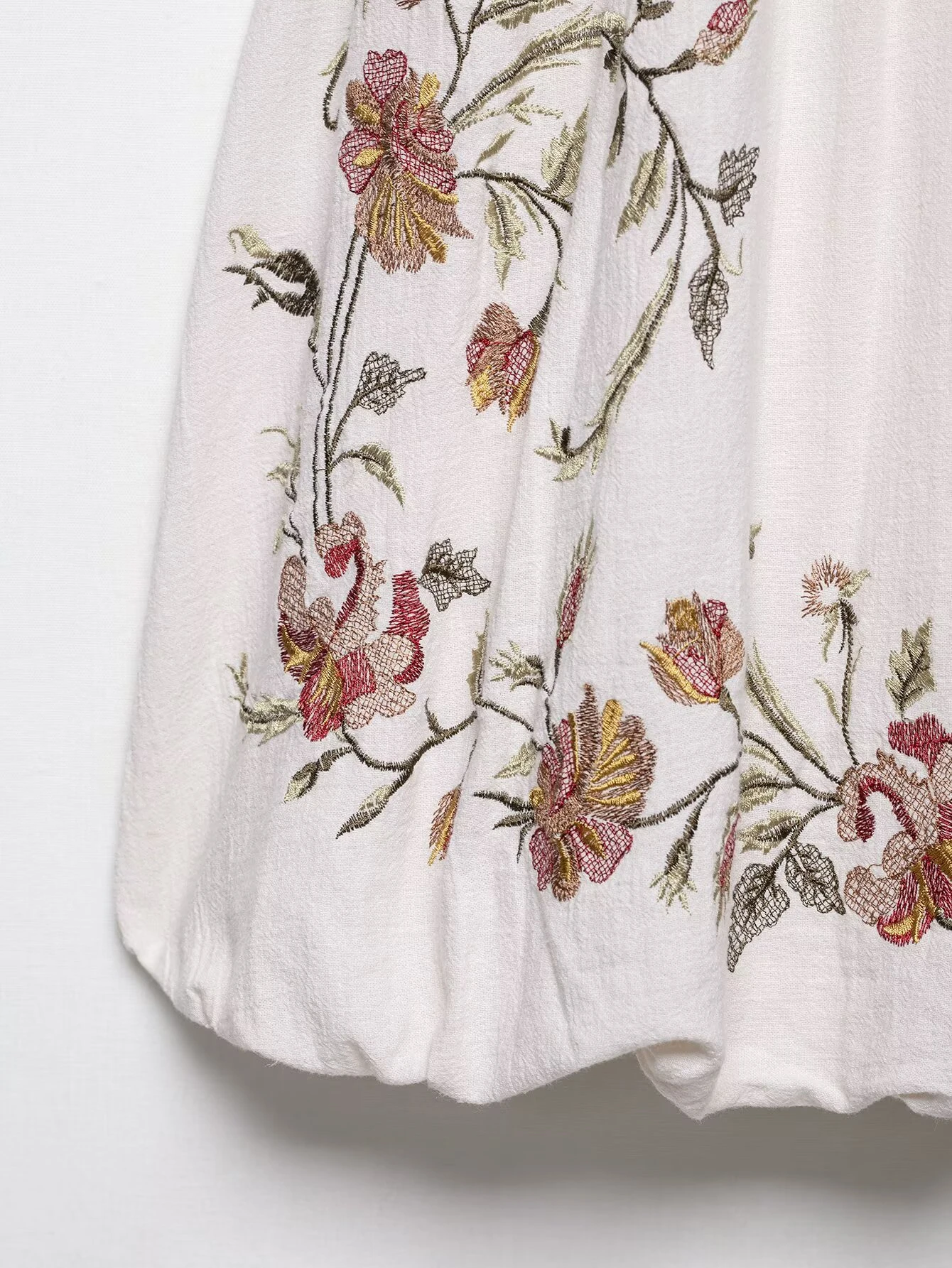 Vestido feminino bordado sem costas, alça espaguete, corte irregular, empilhado, saia em camadas, sexy, botão, vestido curto