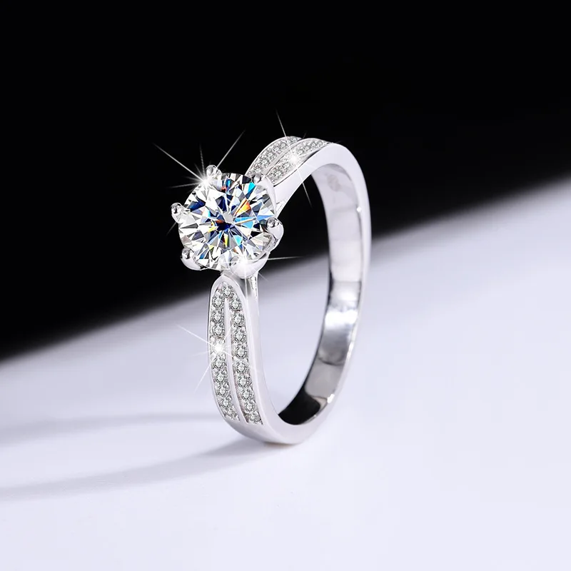 

Women's PT950 Platinum Ring - 1 Carat Moissanite Star Queen Style, Six-Claw Setting, Perfect for Wedding & Proposal