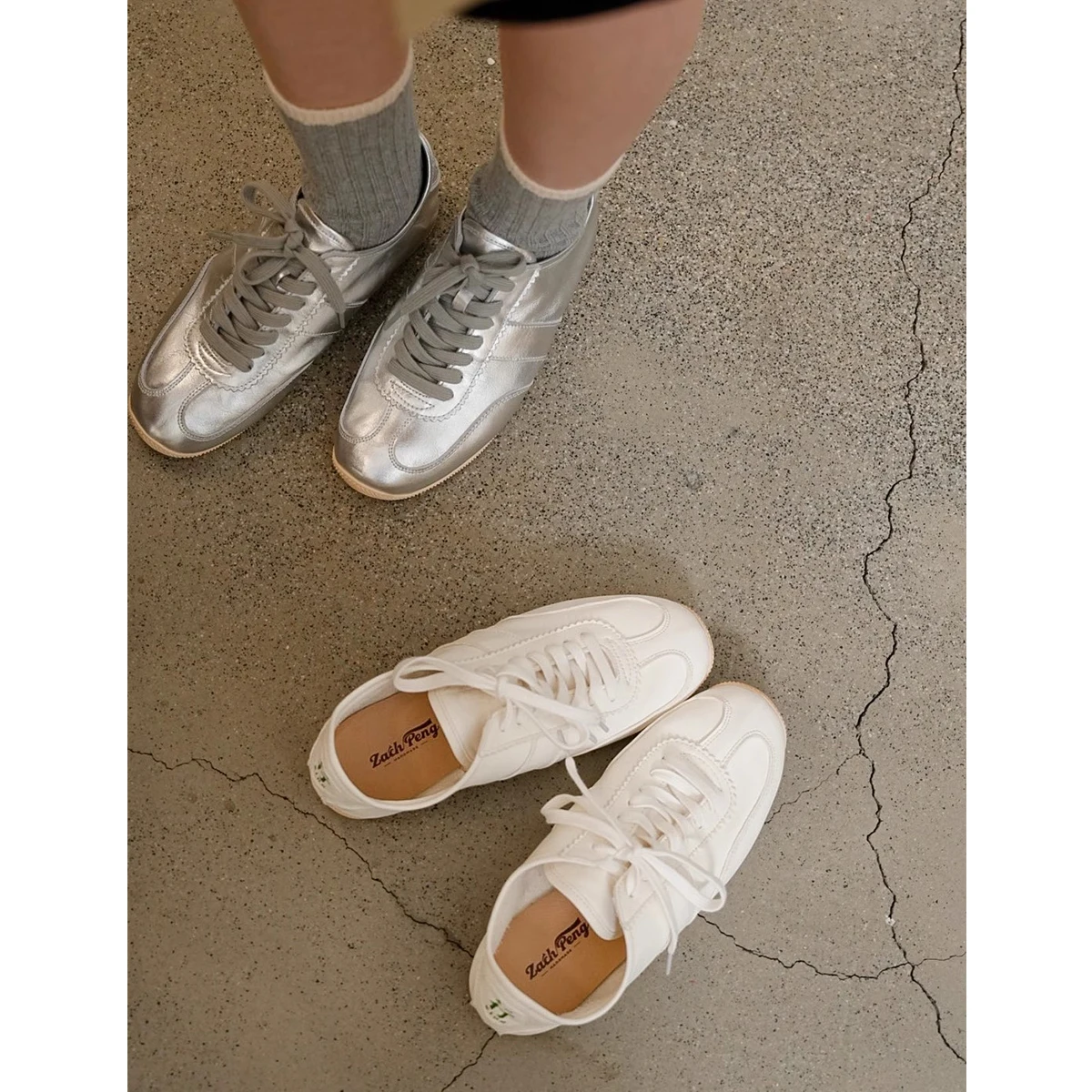 

ZP25 Early Spring New Women's Soft Bot Casual oes Genuine Leather White Sneakers Silver Color Deqin oes Comfortable Flats