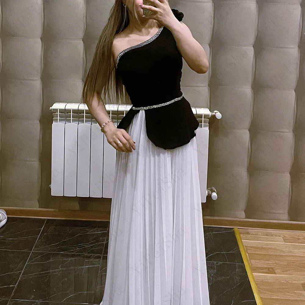 Abiti da ballo a trapezio personalizzati Abito da sera senza maniche monospalla lungo fino al pavimento Abito da festa drappeggiato con fiori di moda