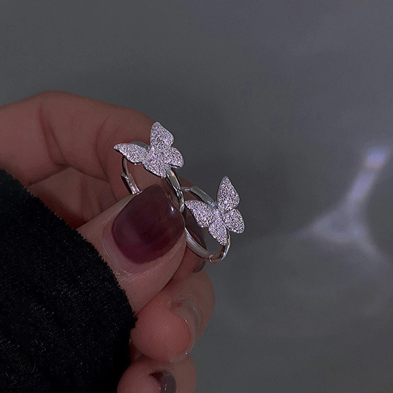 

Silver Plated Shiny Exquisite Butterfly Hoop Earrings for Charm Women Romantic Fashion Jewelry Light Luxury Accessories