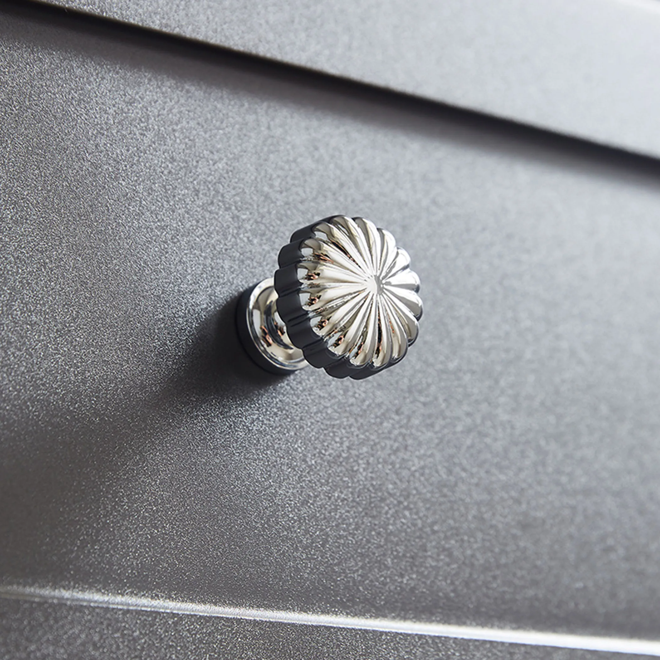 Solid Brass Chrome Gold Drawer Knobs Single Hole Cabinet Handles Kitchen Cupboard Wardrobe Pulls Luxury Furniture Hardware