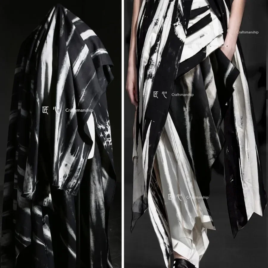 Black and White Brushstroke Knitted Wool Jacquard Fabric Texture Pattern Creative Sweater Bottoming Skirt Clothing Fabrics