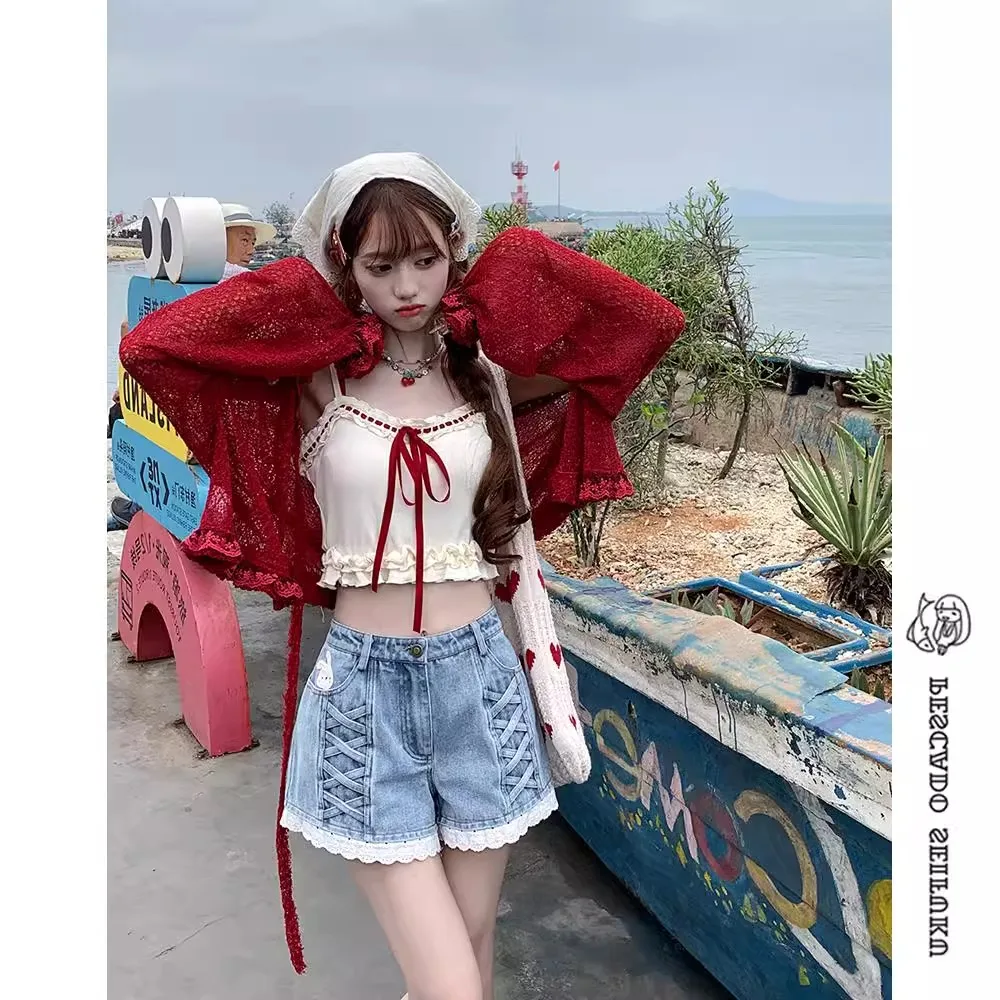 

Модные милые джинсовые шорты с мультяшной вышивкой, кружевные лоскутные джинсы с высокой талией, летние универсальные джинсы в консервативном стиле, 2025 г., женская одежда