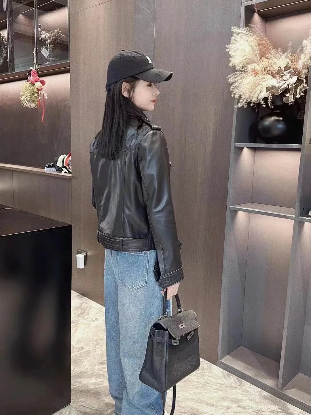 

Same Style Leather Jacket Women's Sheepskin Jacket Women's 2025 New Motorcycle Black Short Loose Jacket