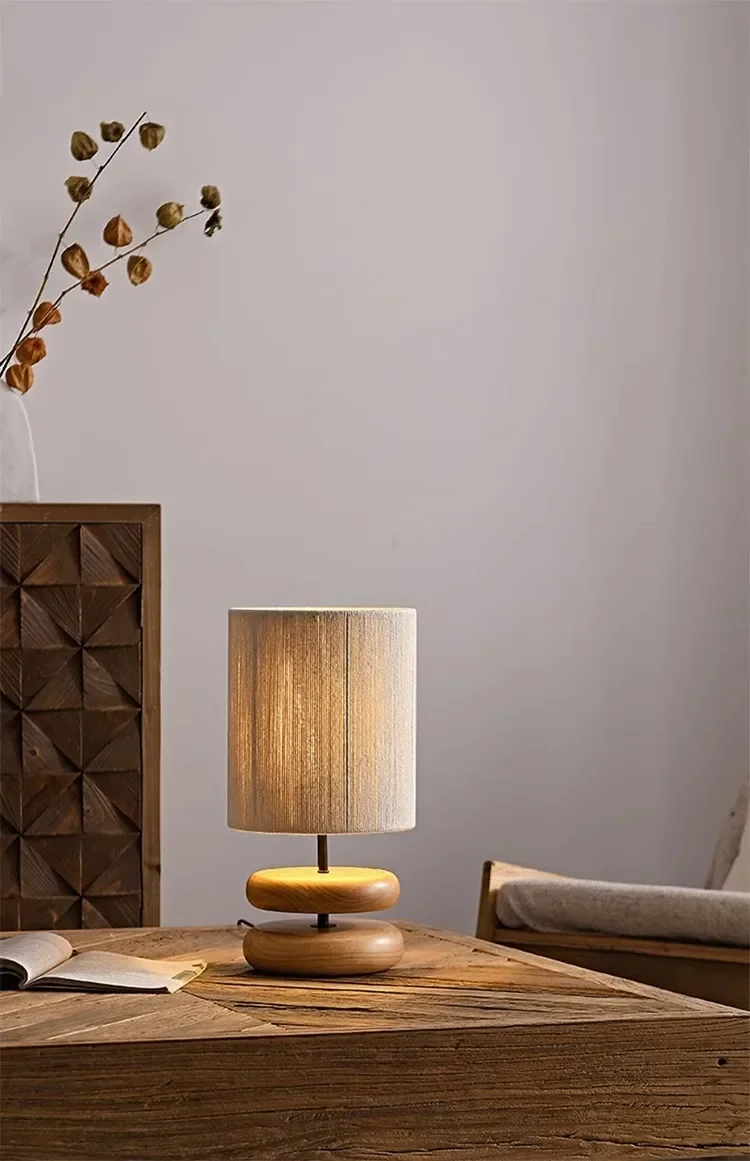 Japanese Style Creative Bedside Table Lamp Walnut Wood Color for Bedroom Designer Solid Wood Living Room Study Retro Table Lamp