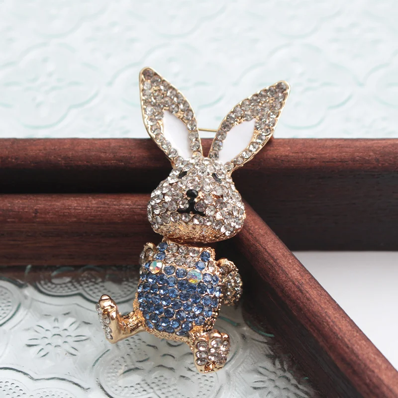 Cute Luxury Temperament Crystal Animal Rhinestone Pin Bunny Brooch Cute Rabbit Corsage Badges for Women