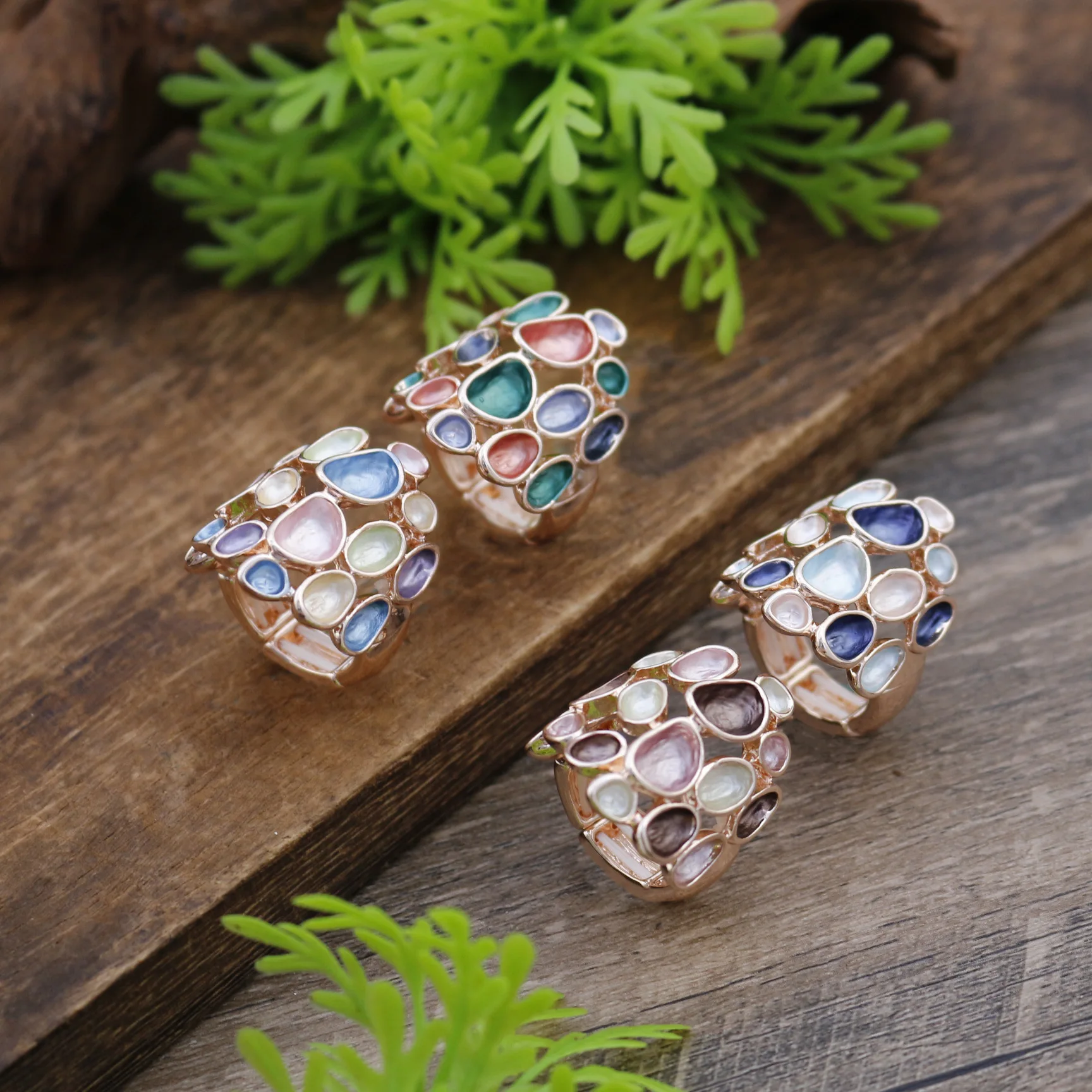 

new enamel color hollow geometric flower elastic ring women's fashion versatile flower cluster high-end ring