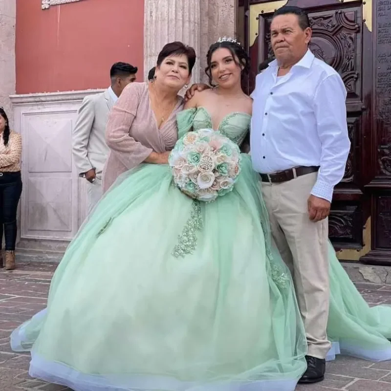 Мятно-зеленое платье принцессы 2024, платья Quinceanera, аппликации, кристаллы с открытыми плечами и кисточками, милые платья для дня рождения, 16 лет, на заказ