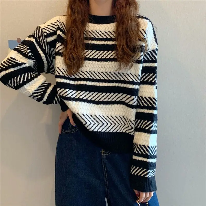 Red Striped Sweater Christmas New Year Woman Top All-match Fashion Youth Lively Autumn Winter Thick Warm Loose O-neck Generous - Image 2