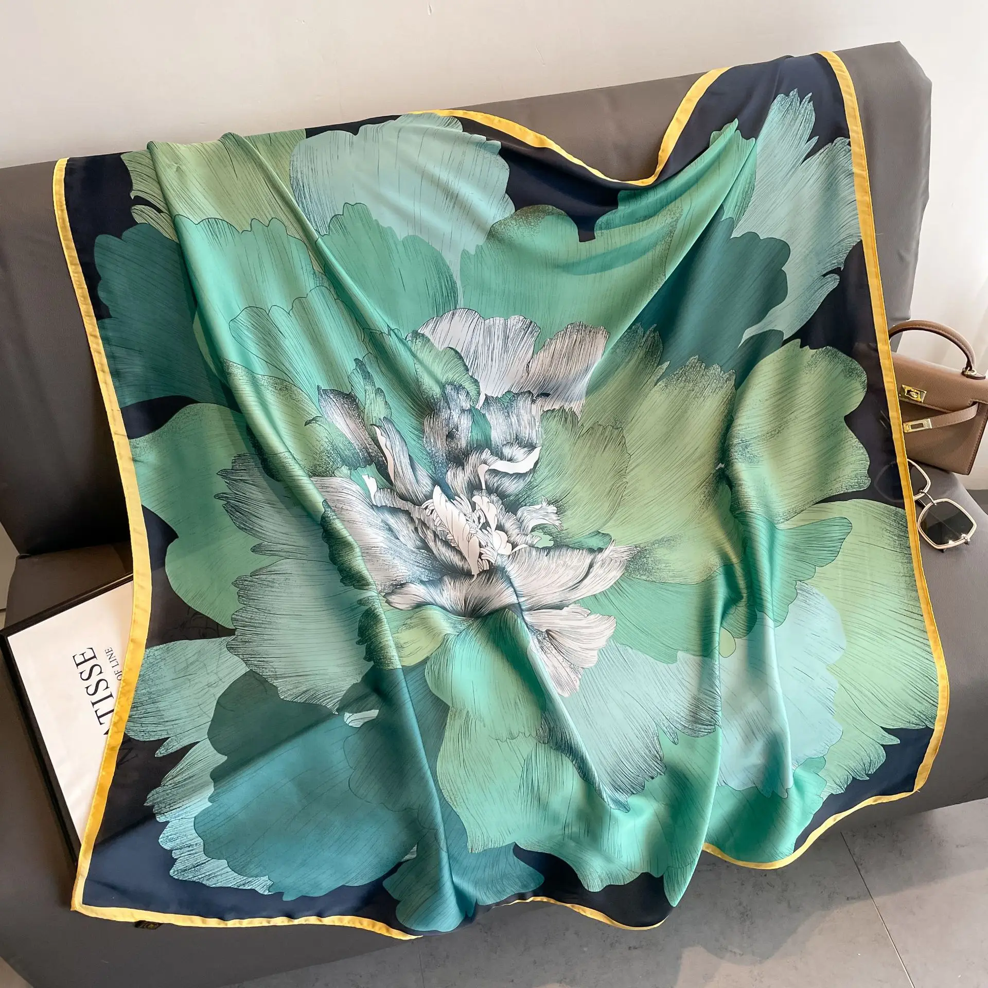Luxus Pferd Druck Quadrat Schal Vintage Imitation Seide Schal Schal Frauen Winddicht Outdoor Kopf Wrap 110*110 cm