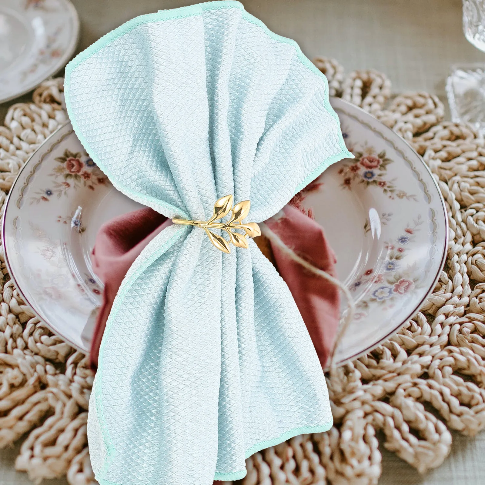 15Pcs Delicate Maple Leaf Napkin Rings Electroplated Alloy Napkin Clasps Party Table Decor Hotel Supplies Elegant Warm