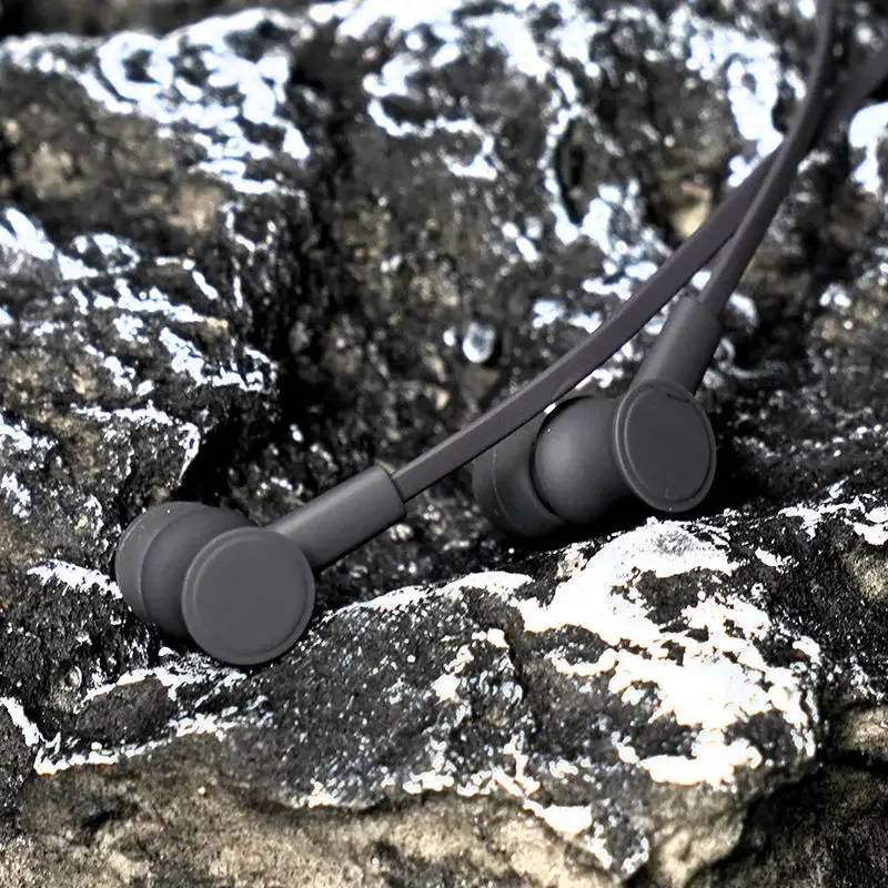 Wired earphones 3.5mm interface In-ear comfortable wearing surging bass high sound quality