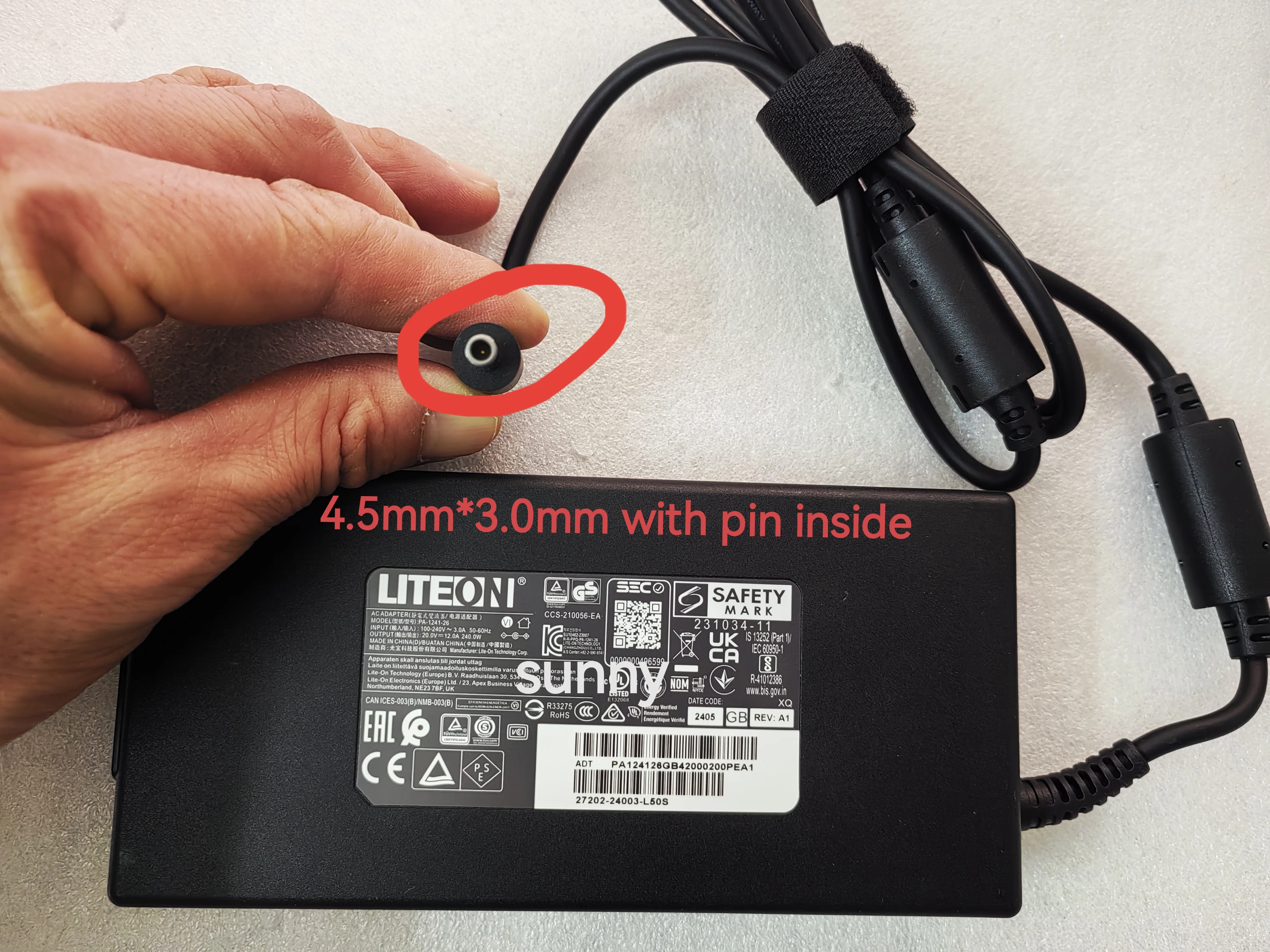 For Gigabyte AORUS 7 9KF RTX4060 Gaming Laptop LITEON 20.0V 12.0A PA-1241-26 231034-11 UK CA OEM 4.5mm Pin 240W AC adapter