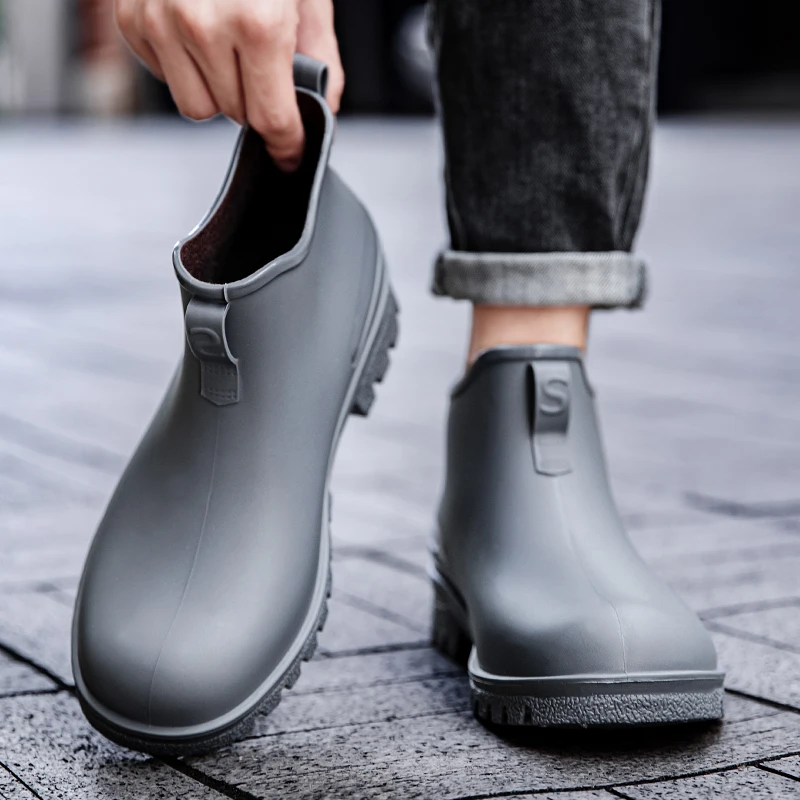 Extra Large Size Rain Boots Unisex Low Cut Fashionable Kitchen Anti-Slip Water Shoes Thick Bottom Rubber Shoes for Rainy Days