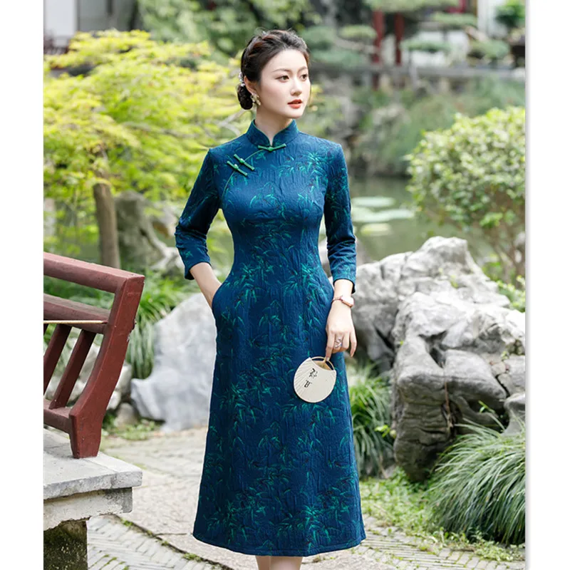 

Embossed Jacquard Medium Length Long Sleeve A Swing Cheongsam 2023 Autumn Winter New Retro Chinese Style Improved Qipao