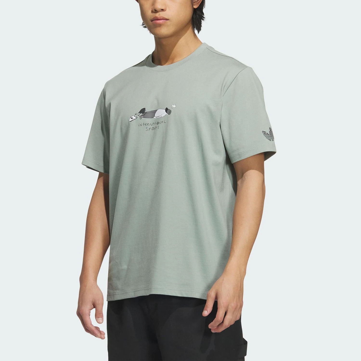 

adidas Originals Men's Round Neck Simple Casual T-shirt KA2250