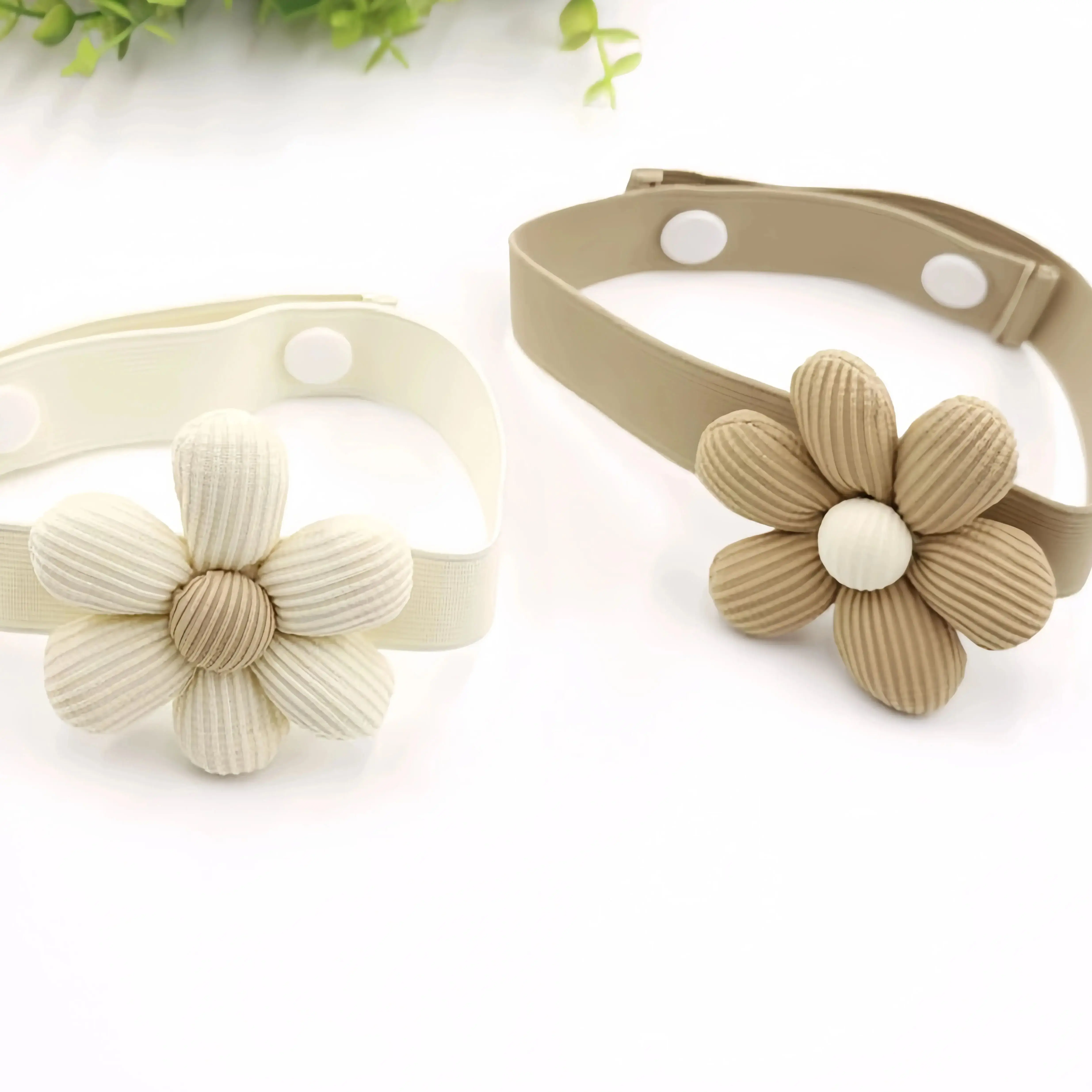Handmade floral curtain tiebacks with elastic bands and magnetic fasteners, suitable for children\'s room and home decoration