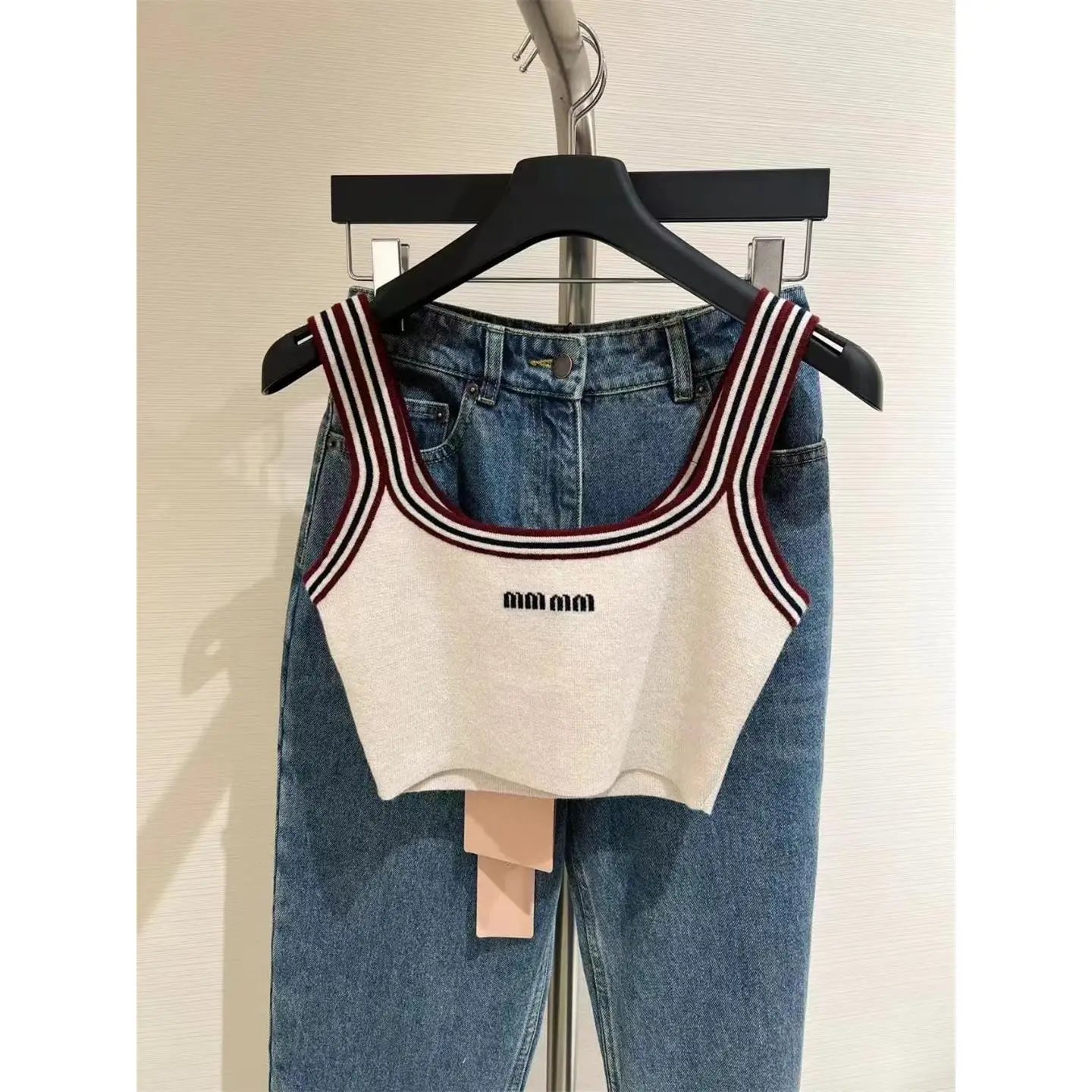 

MIMIBIANCHE Summer ort Knitted Wool Vest Top Svel Academy Sle Sweet Fit Polyester Fiber 24 Letter Logo Design