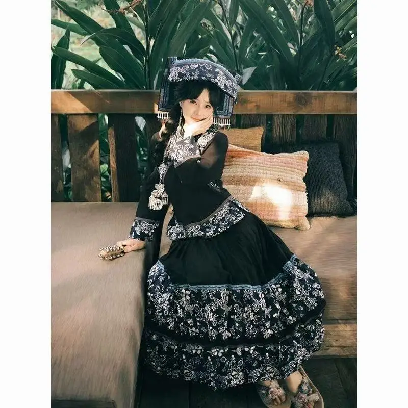 

2026 Women's Hmong Costume Traditional Chinese Miao Jiang Girls Clothing National Style Miao Suits Travel Photography Outfits