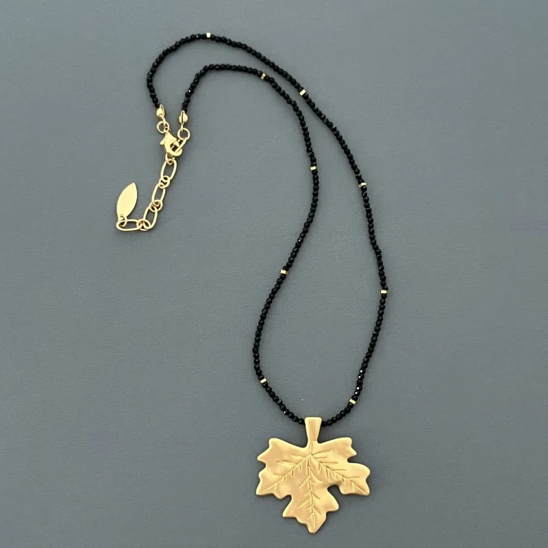 

Maple leaf blue stone beaded necklaces for women statement necklaces minimalist dainty summer jewelry 2025 Fashion
