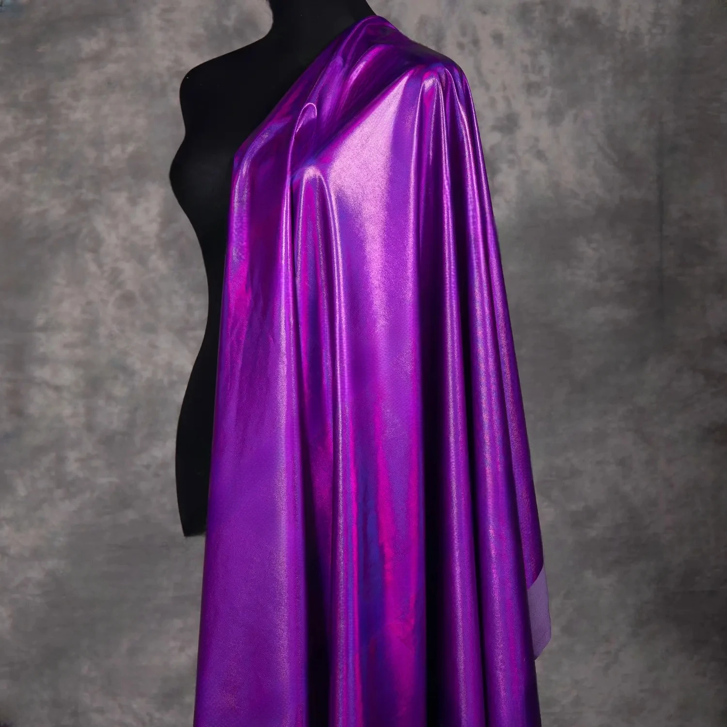 Tessuto Spandex iridescente viola lucido elastico per materiale da cucito fai da te abito da sposa indumento largo 150cm venduto al metro