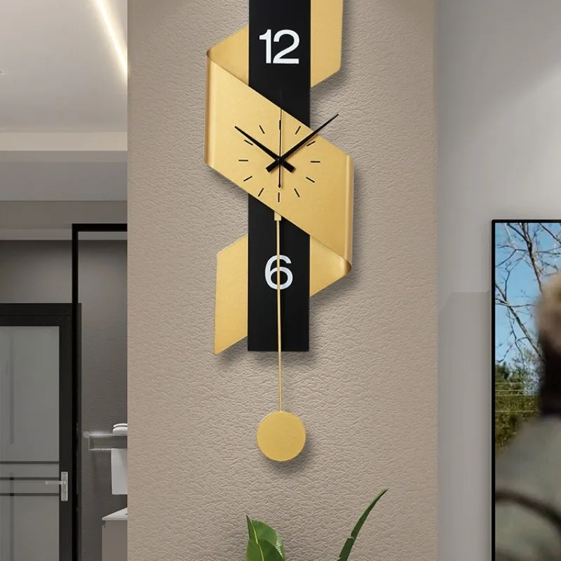 Living room wall clock, high-end grille wall, light luxury decoration, home fashion wall clock, restaurant, personalized
