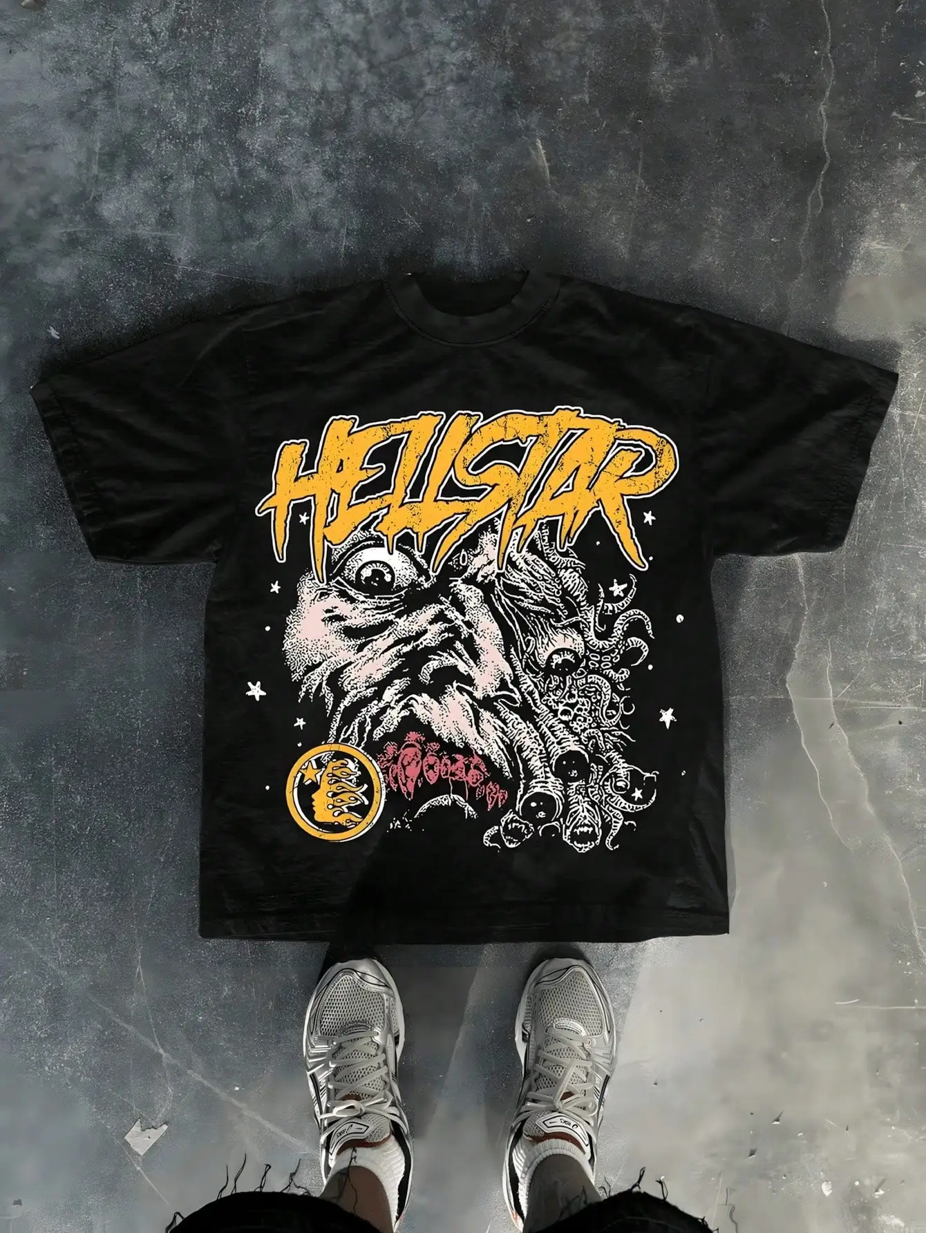 

Черная футболка из плотного хлопка с эффектом потертости и графическим принтом в стиле хоррор, повседневная, с коротким рукавом, на Хэллоуин