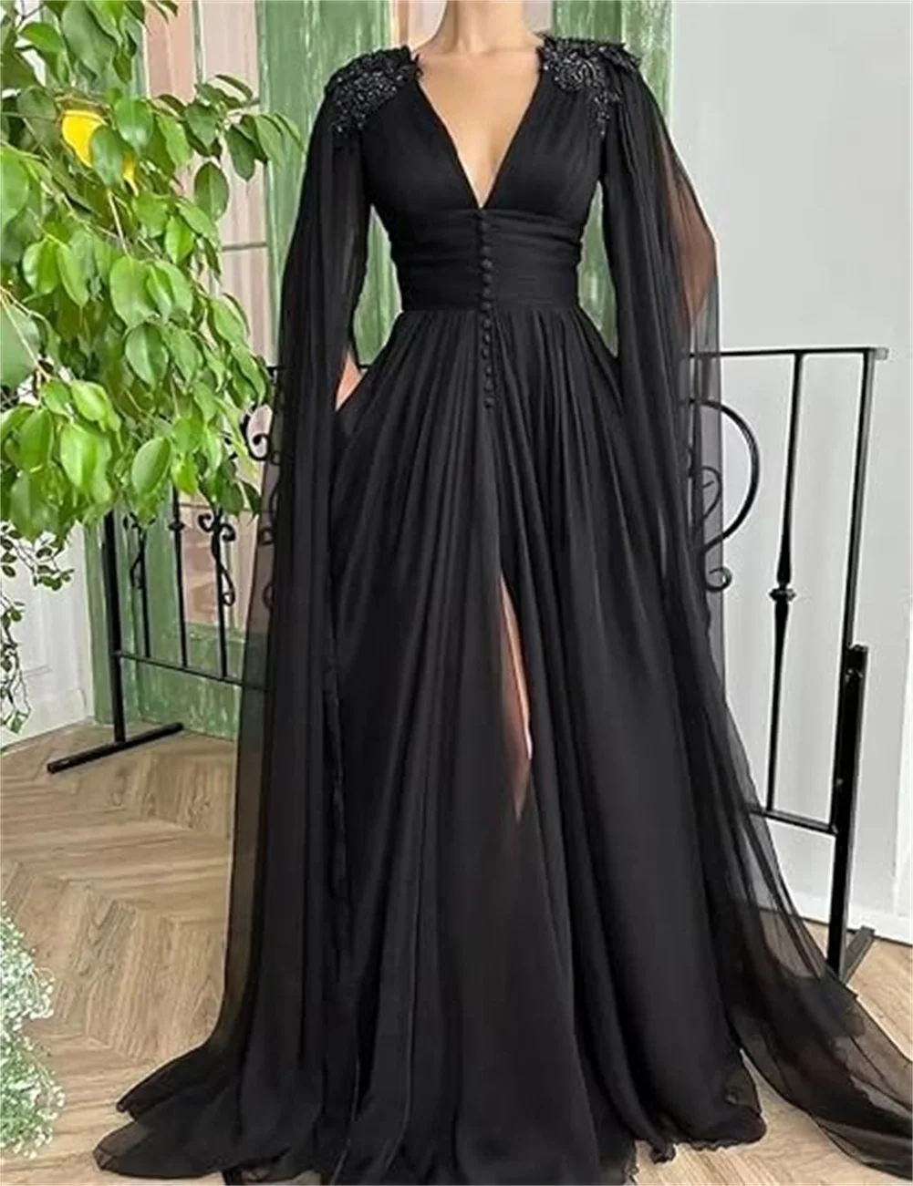 

Tulle Prom Dresses With Long Cape sleeves Black Ball Gowns For Women Lace Applique Evening Party Gowns Slit V Neck Goth Gowns