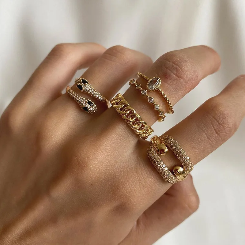 

Edgy Snake Ring Set - 5-Piece Gothic Stackable Alloy Rings for Women, Instagram Trendy Jewelry with Unique Serpent Design
