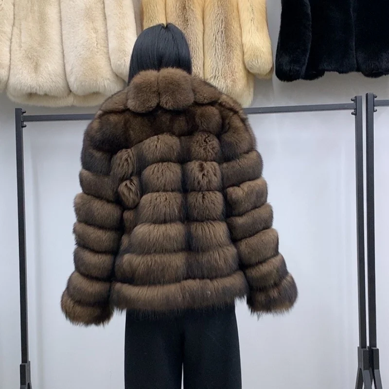 Рисунок 2 - Новая модная женская шуба из натурального лисьего меха