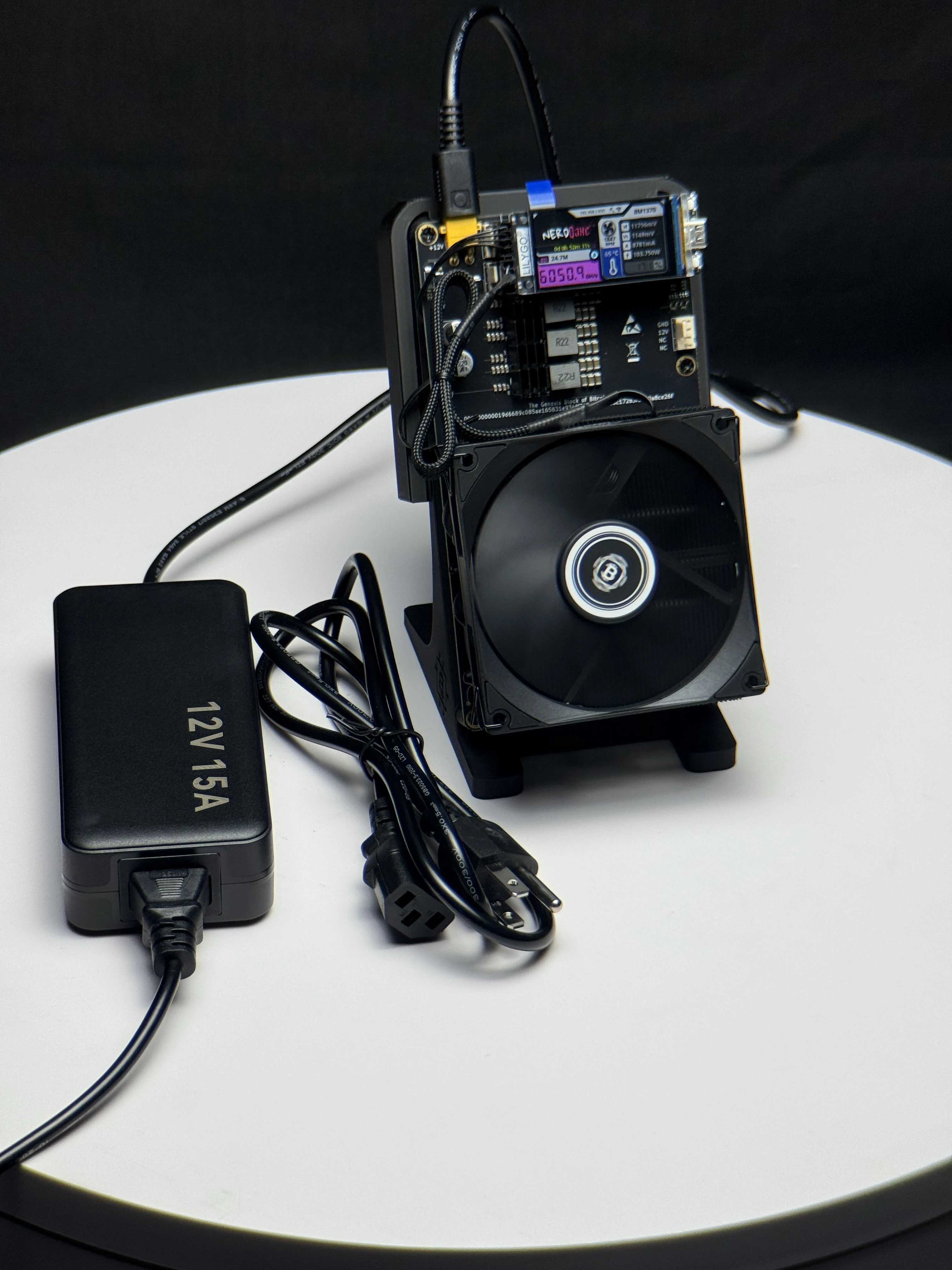 Nieuwe verbeterde NerdQaxe++ Rev 6.1 6T Blockchain Open Source Miner Professionele Crypto Mining Machine