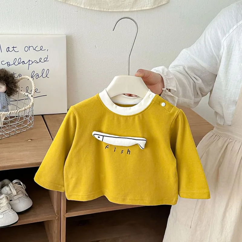 Camiseta Infantil de Manga Longa Amarela com Aplique de Peixe para Meninos e Meninas, Blusa Macia e Respirável para o Dia a Dia, Tamanhos de 6 Meses a 4 Anos