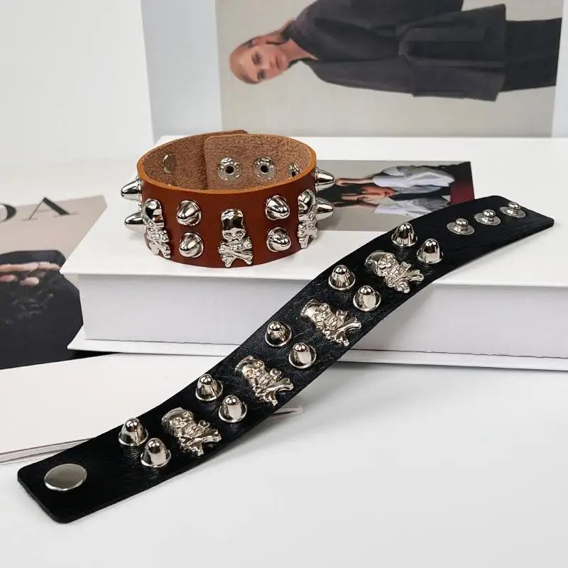 1 Stück Punk Gothic Totenkopf Armband mit Metallspitzen und Nieten, PU-Leder Armreif, breites Manschettenarmband, Schmuck für Damen und Herren – Detail 4