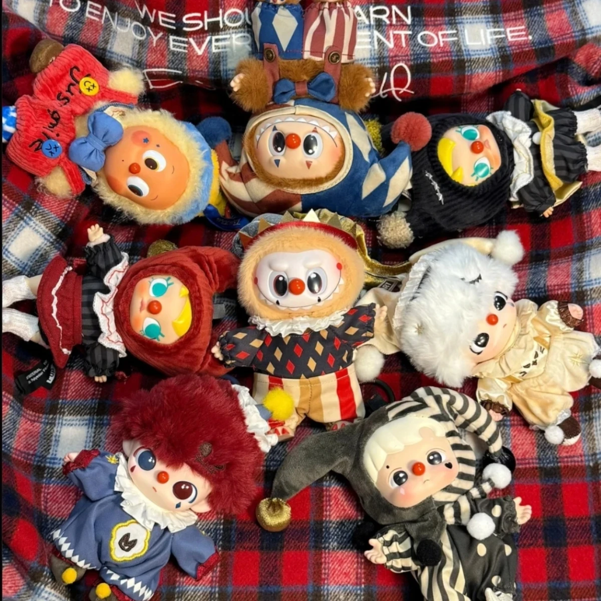 ของแท้ 100% ซีรีส์ WHY SO SERIOUS ตุ๊กตาไวนิลแบบแขวน กล่องสุ่ม ของเล่นสะสมสุดฮิต ของขวัญที่สมบูรณ์แบบสำหรับคนรักตุ๊กตา