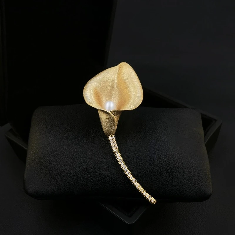 

2139 Exquisite High-end Calla Lily Brooch Luxurious Elegant Golden Flower Pin Year of the Horse Auspicious New Year Gift Jewelry