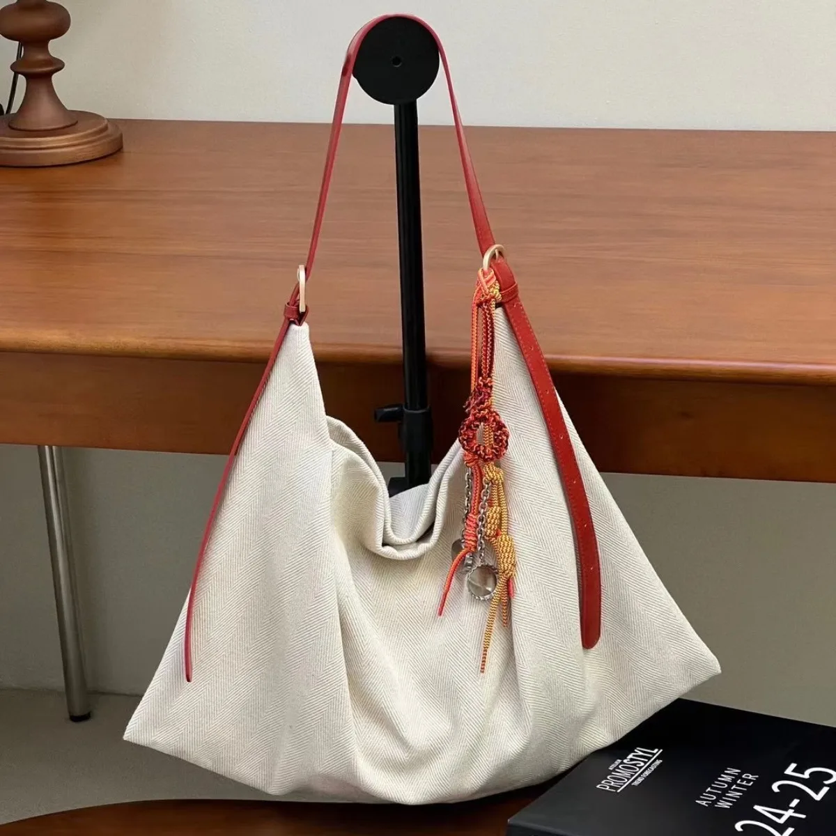 

2025 New Cotton Hemp Splicing Top Layer Leather Tote Bag Large Capacity Women's Shoulder Bag Shopping Bag Luxury Design Bags